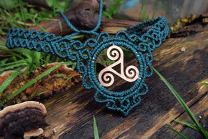 Triskelion Celtic Knot Handcut Coin Macrame Choker Necklace